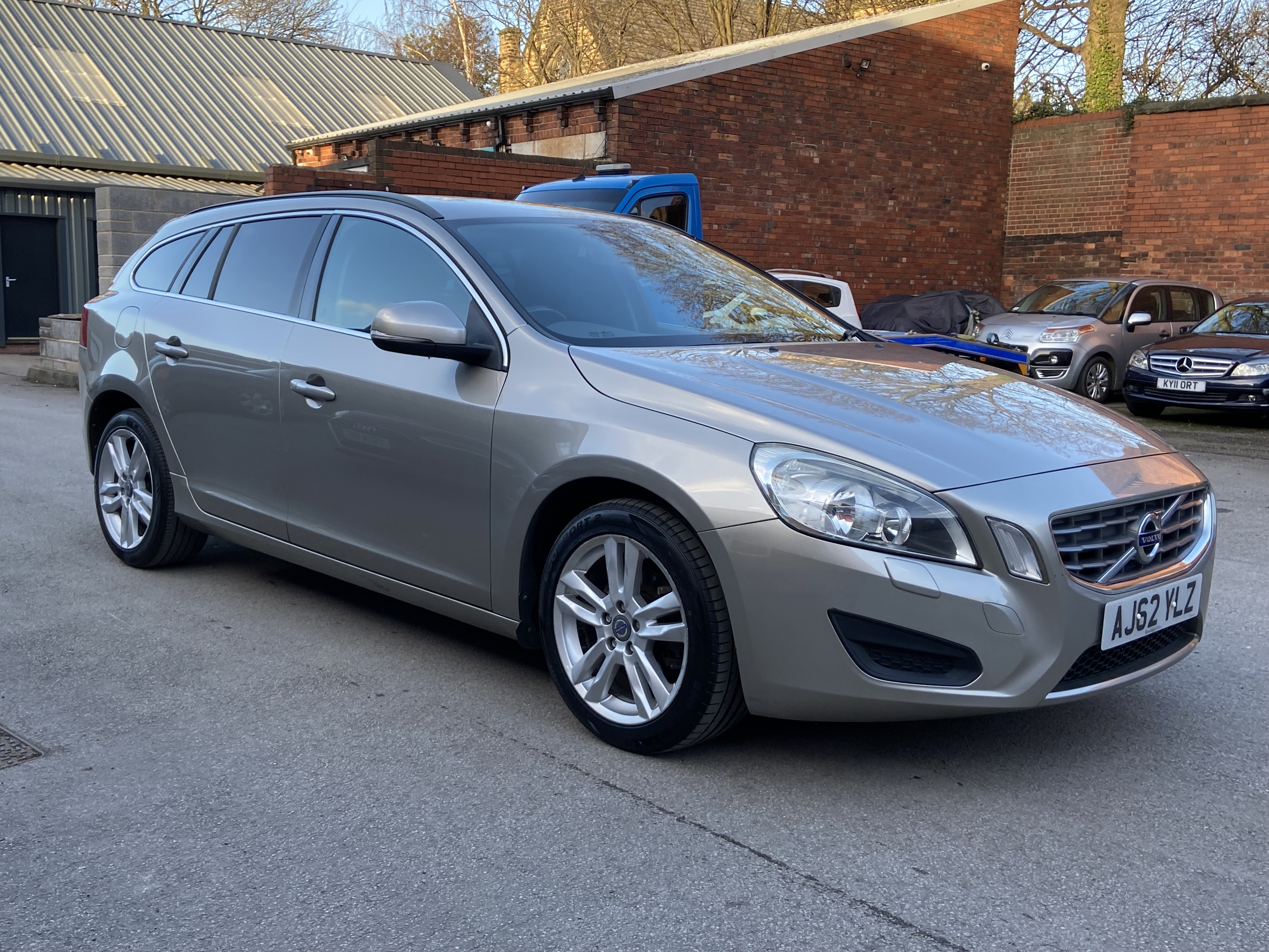 additional car image