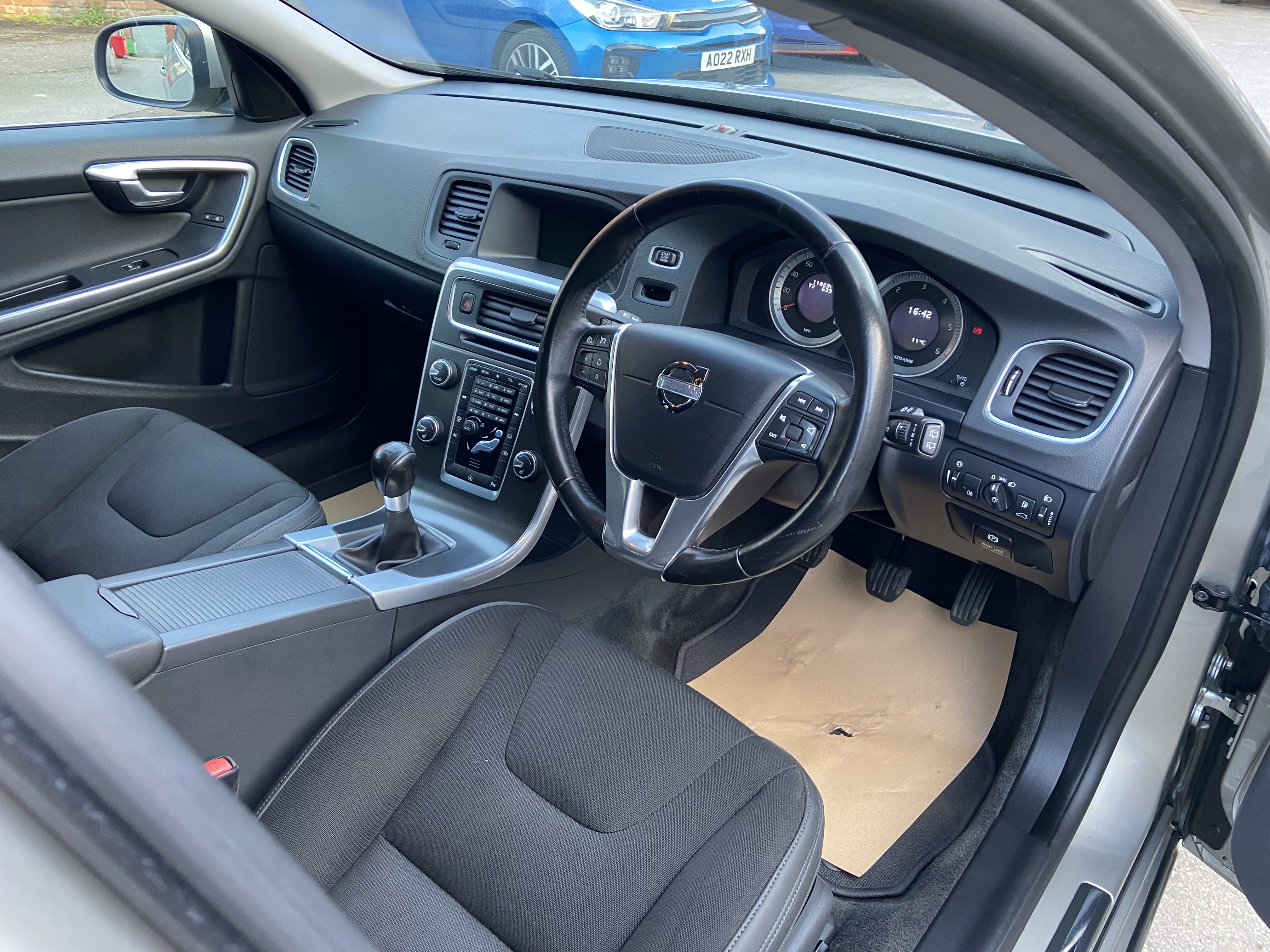 additional car image