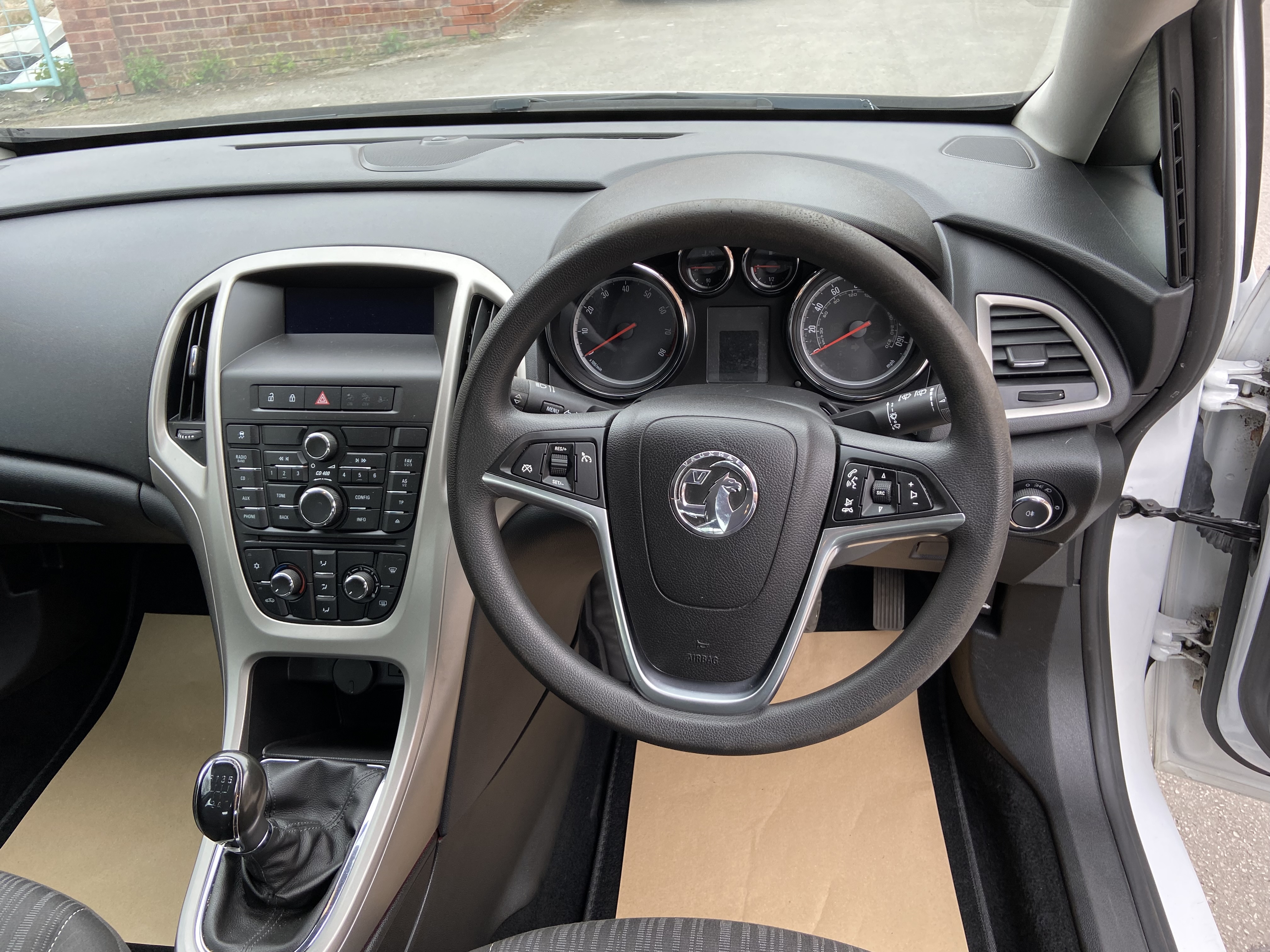additional car image