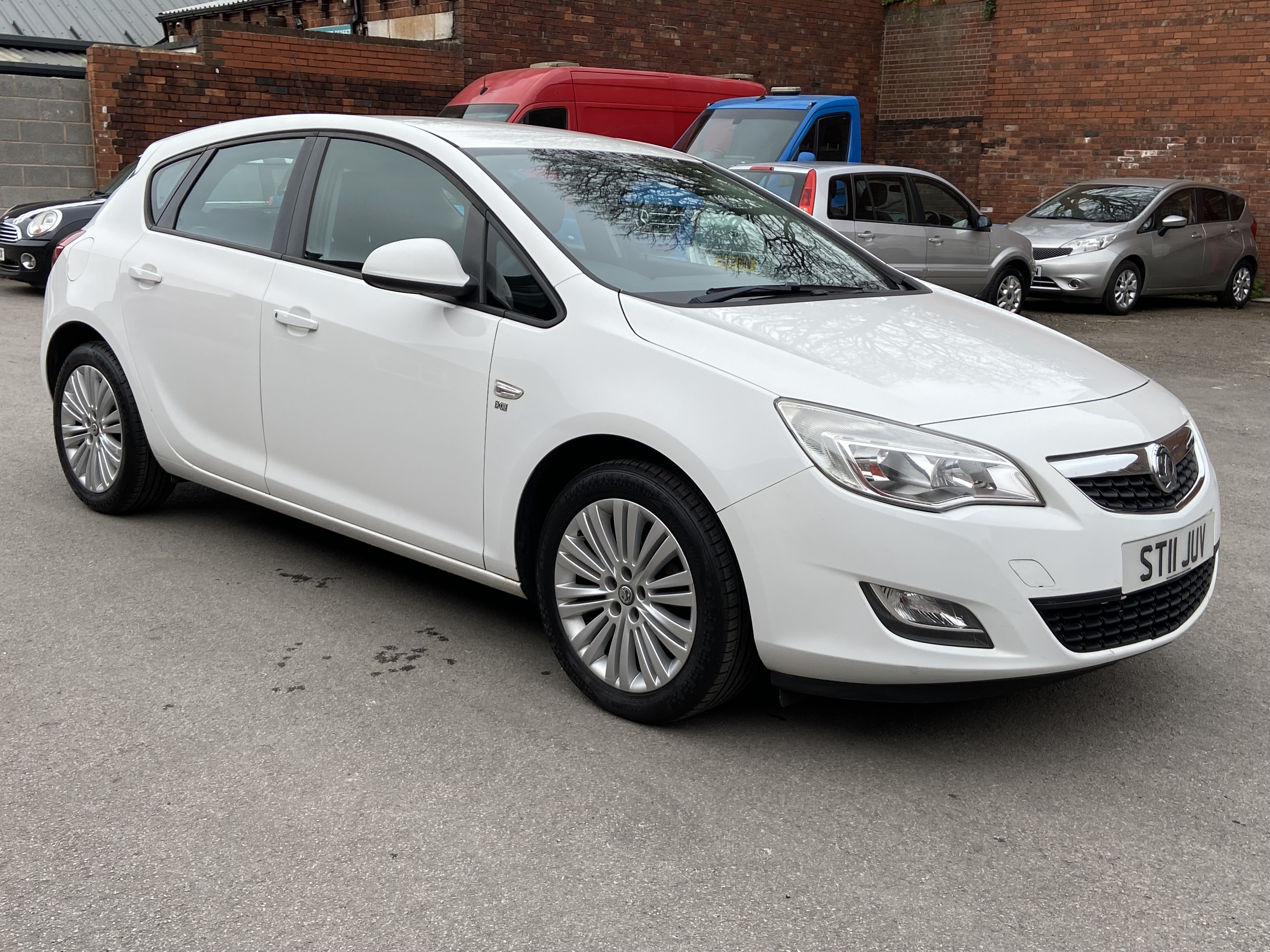 additional car image