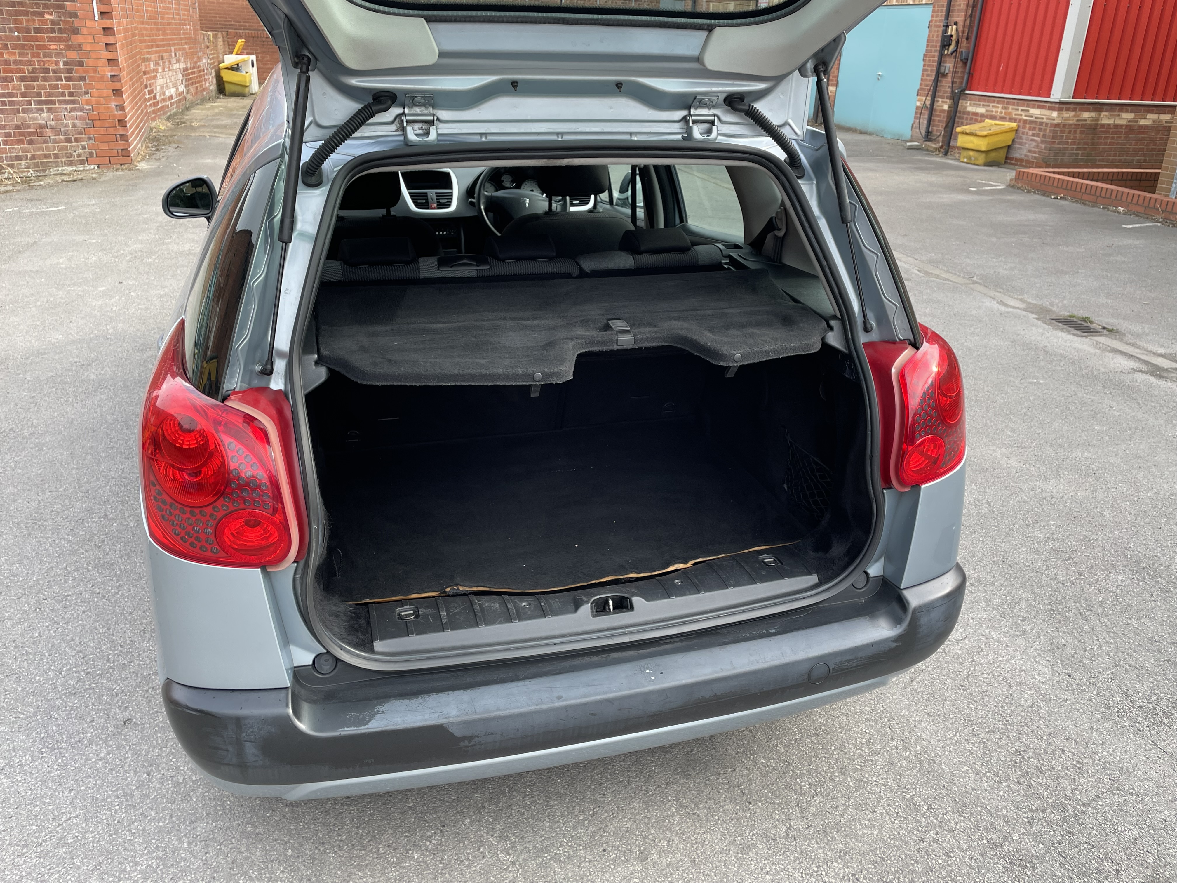 additional car image