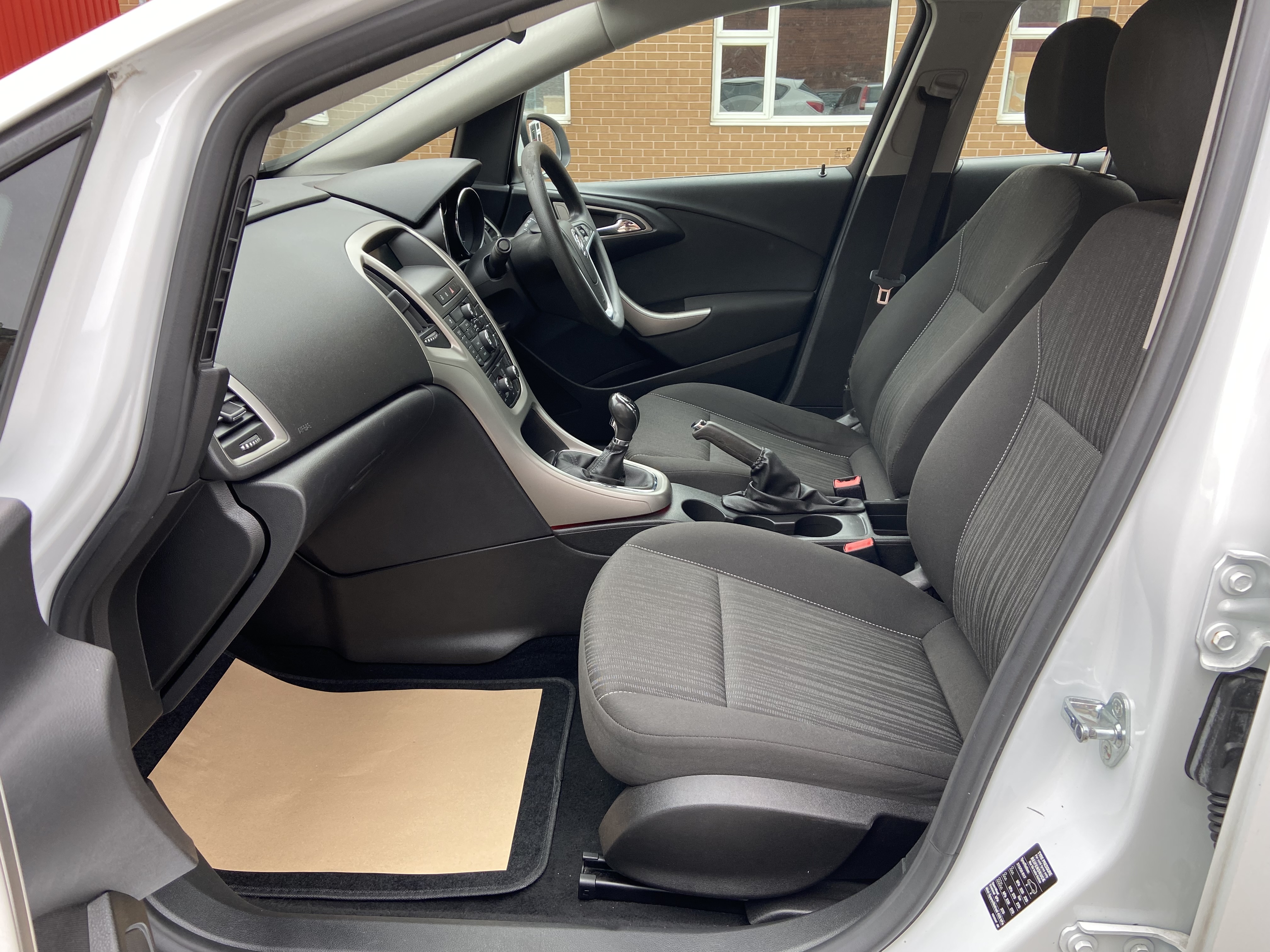 additional car image
