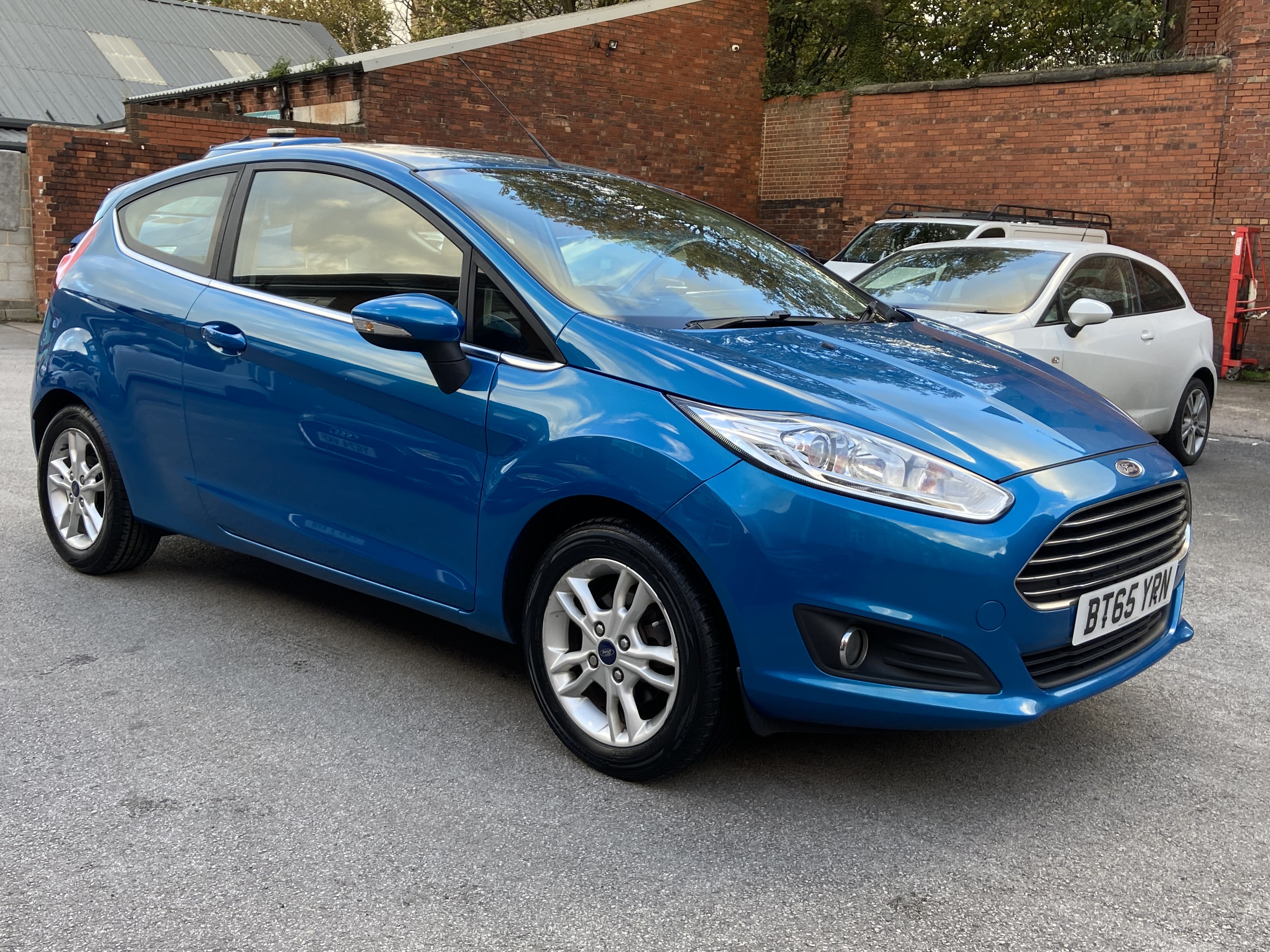 additional car image