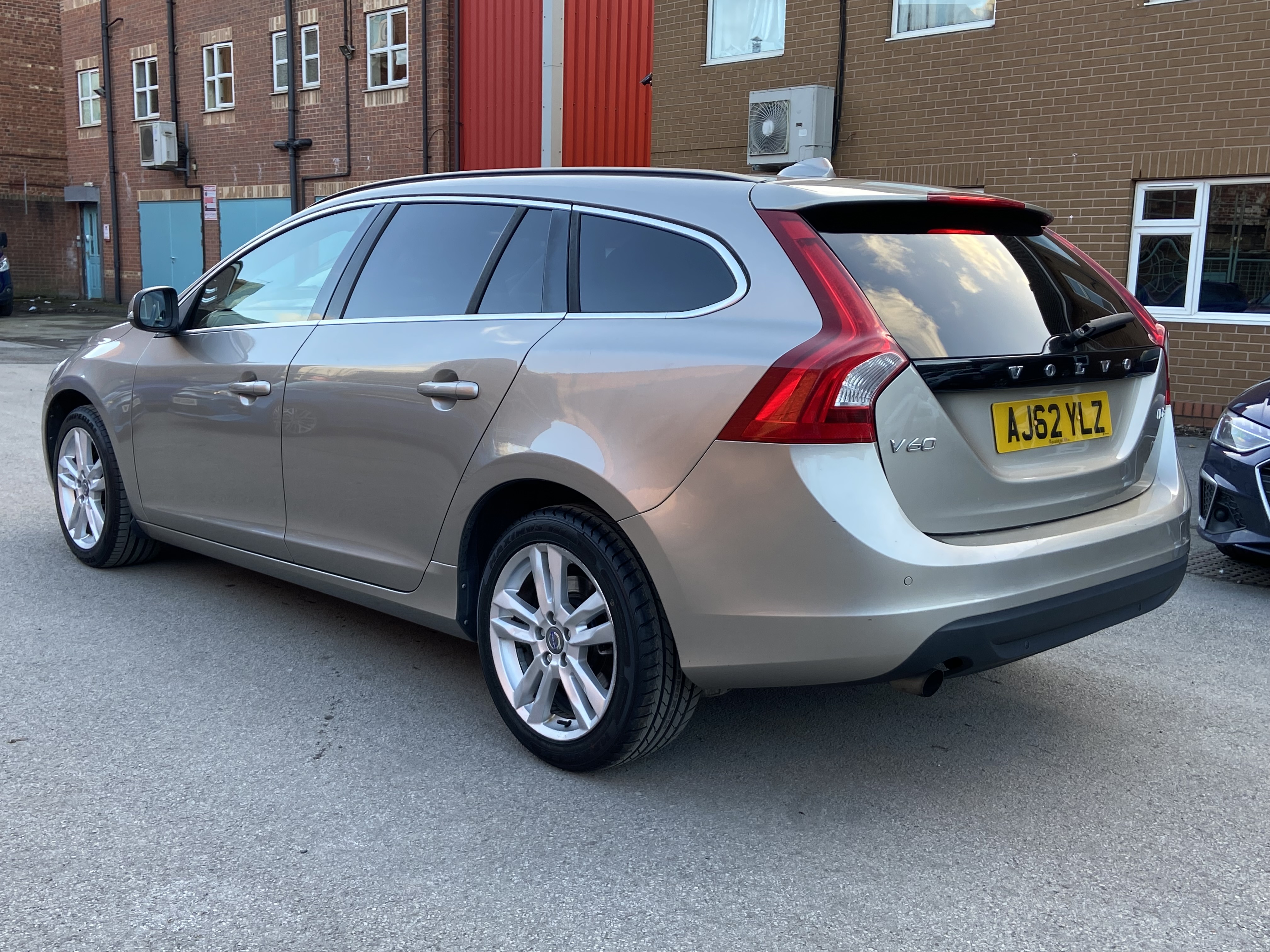 additional car image