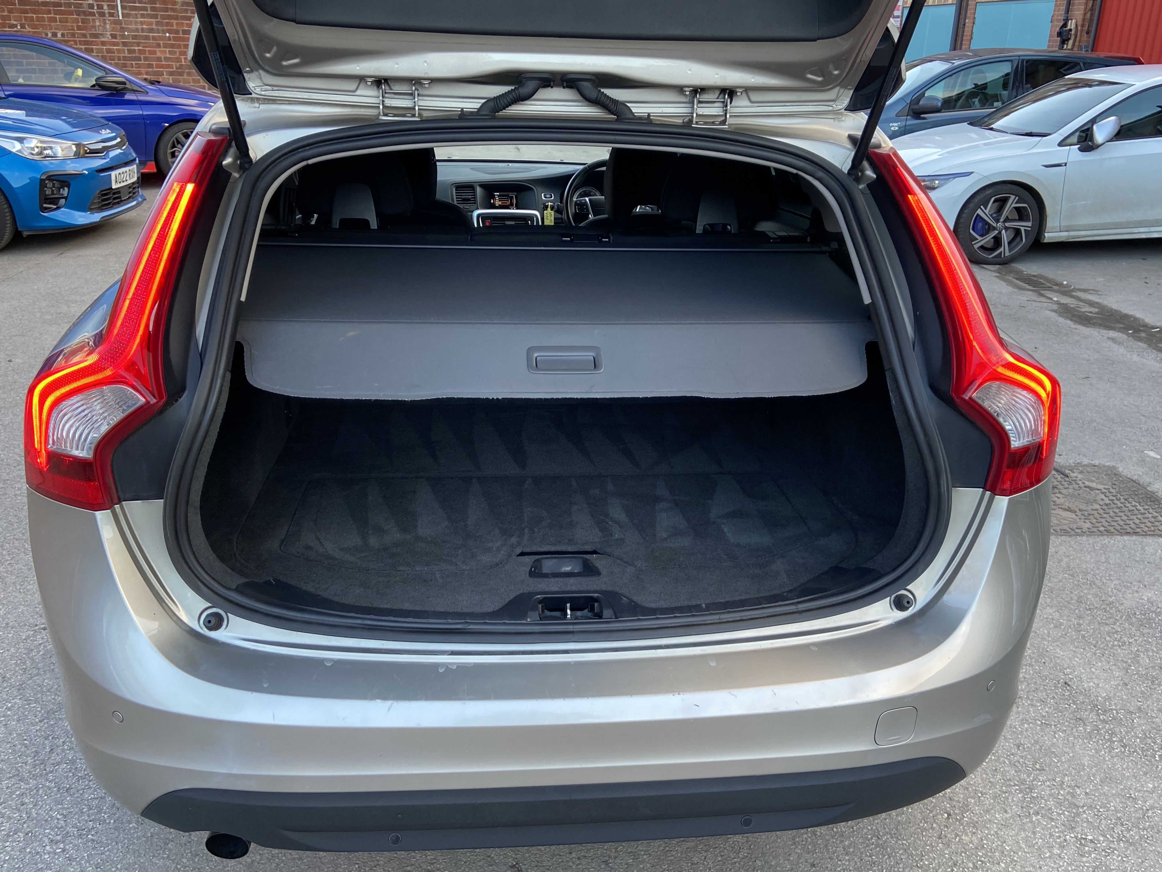 additional car image