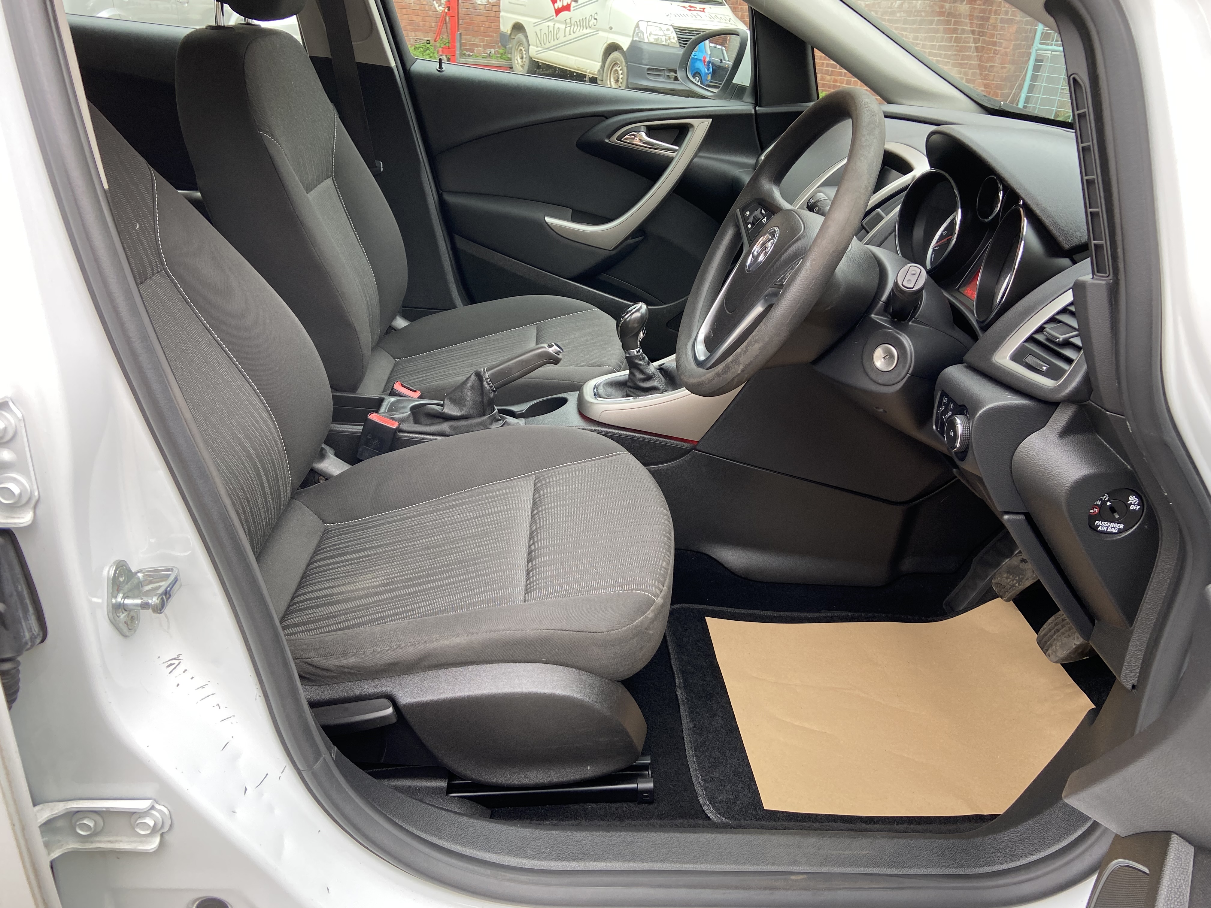 additional car image