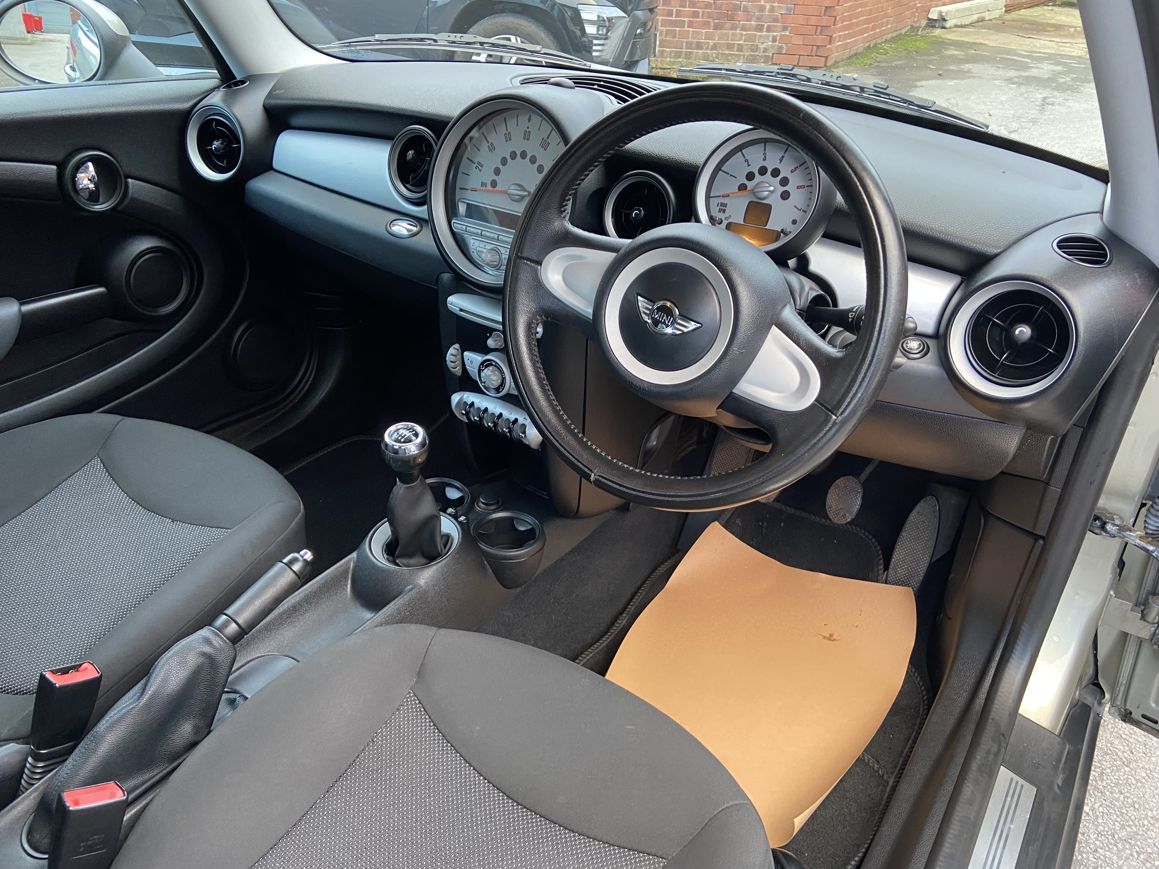 additional car image