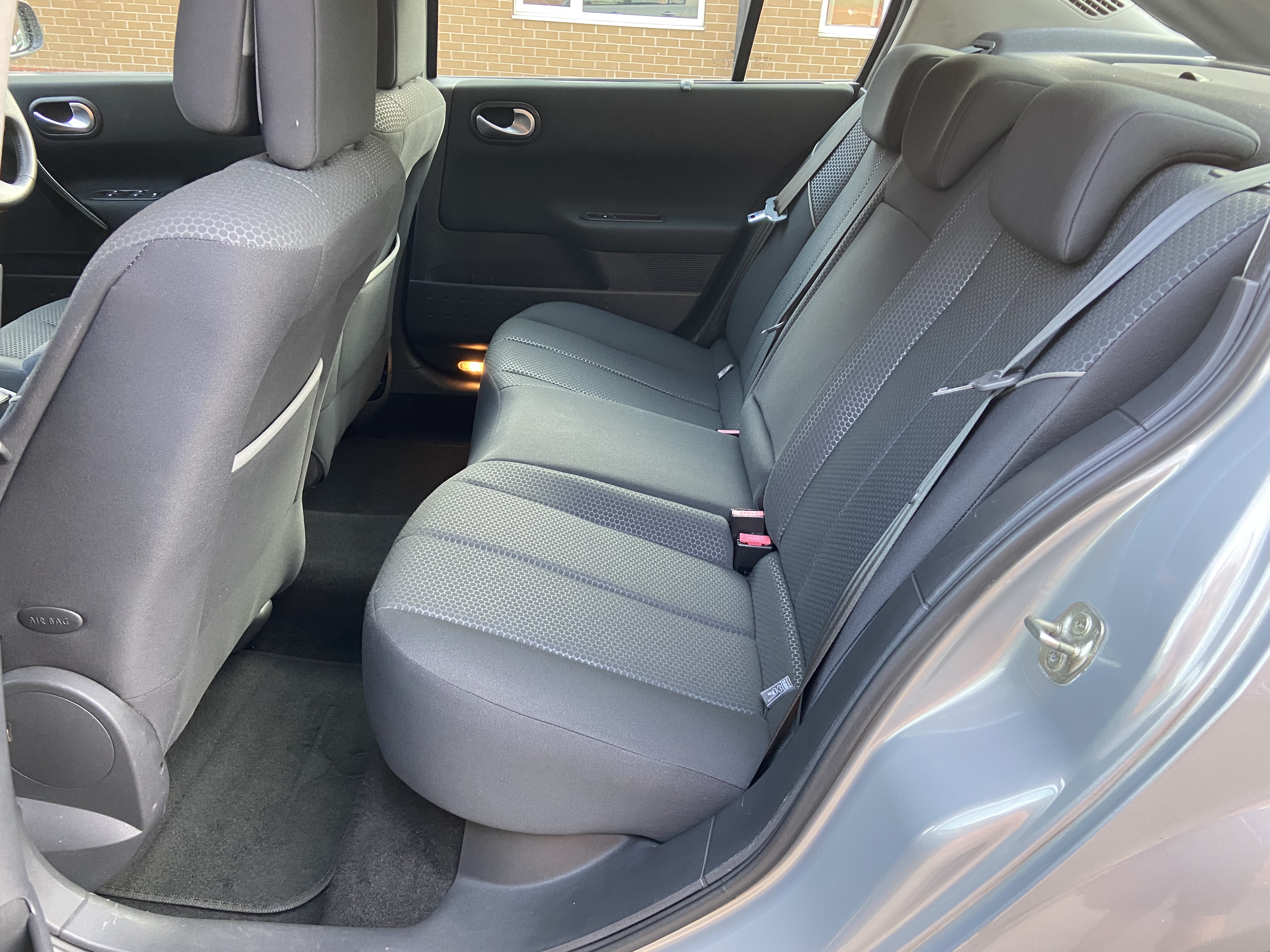 additional car image