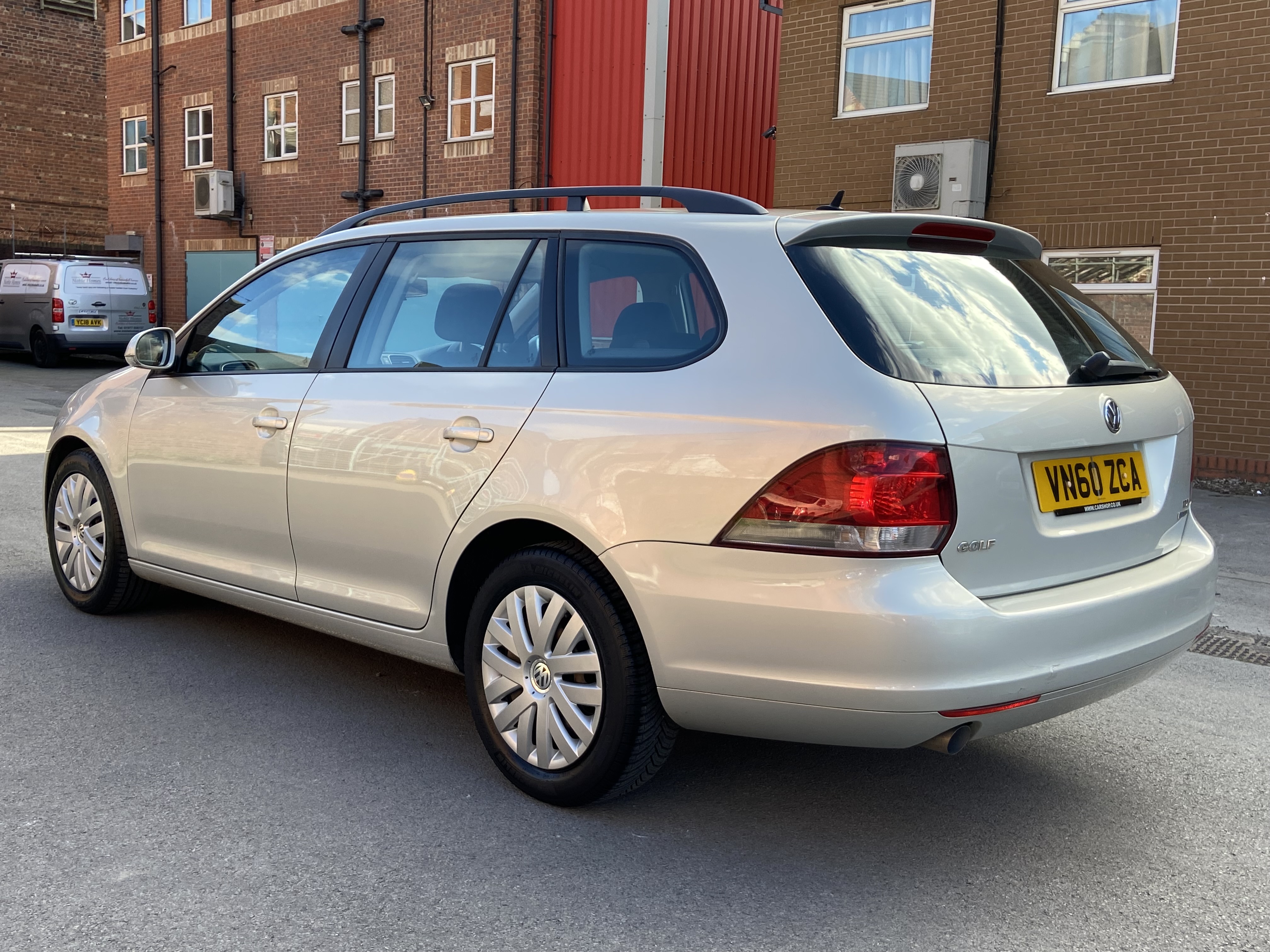 additional car image