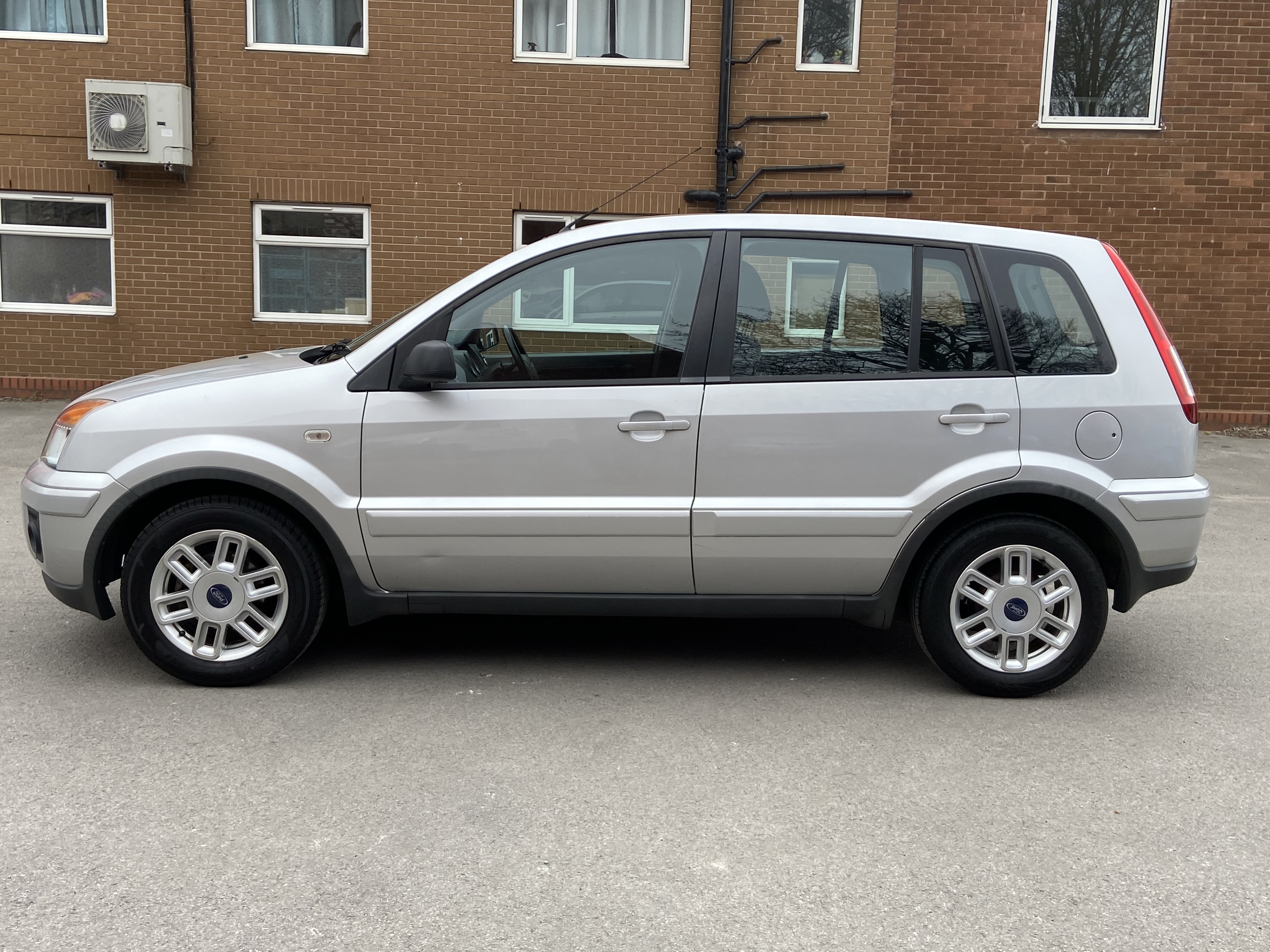 additional car image