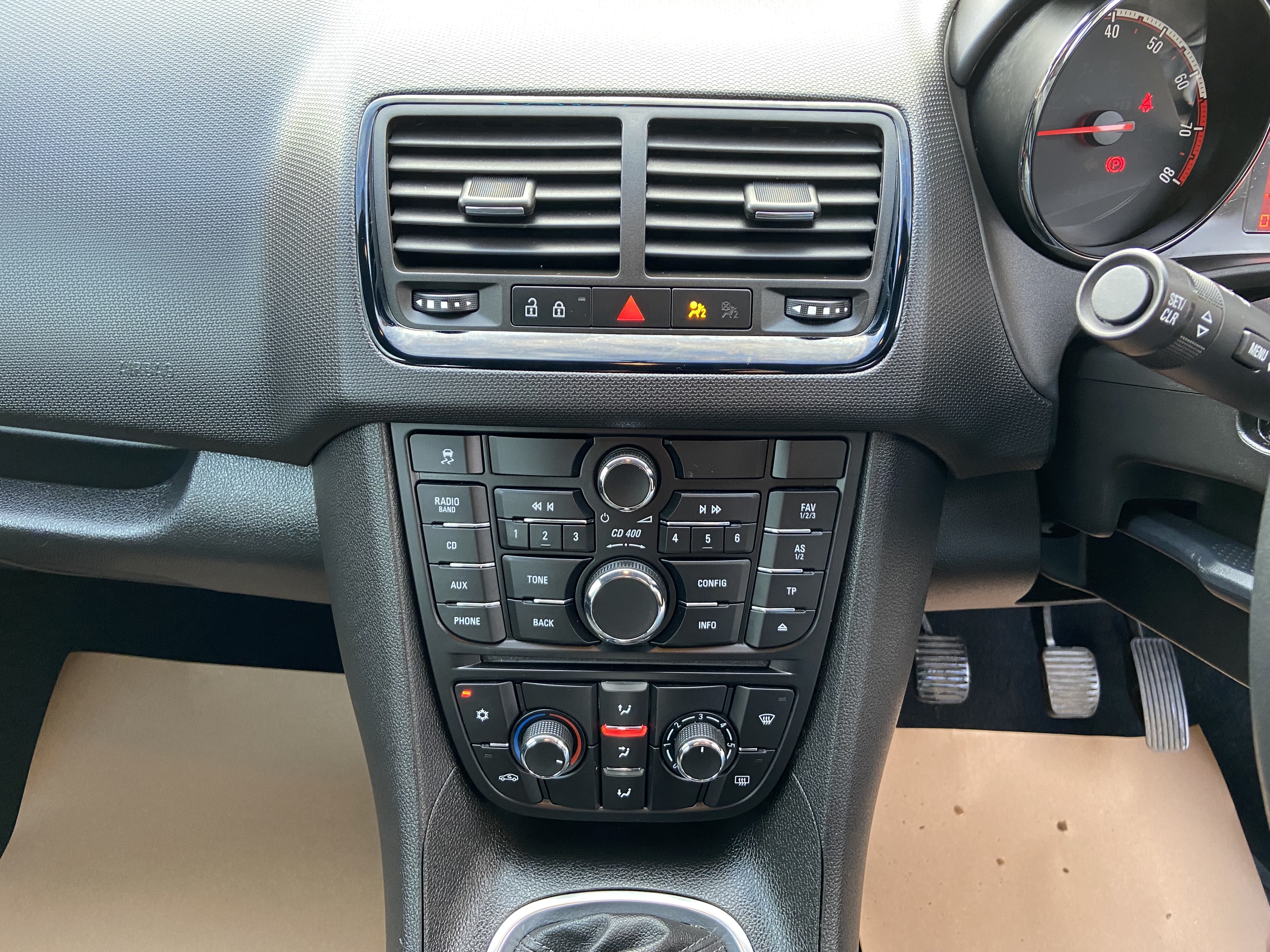 additional car image