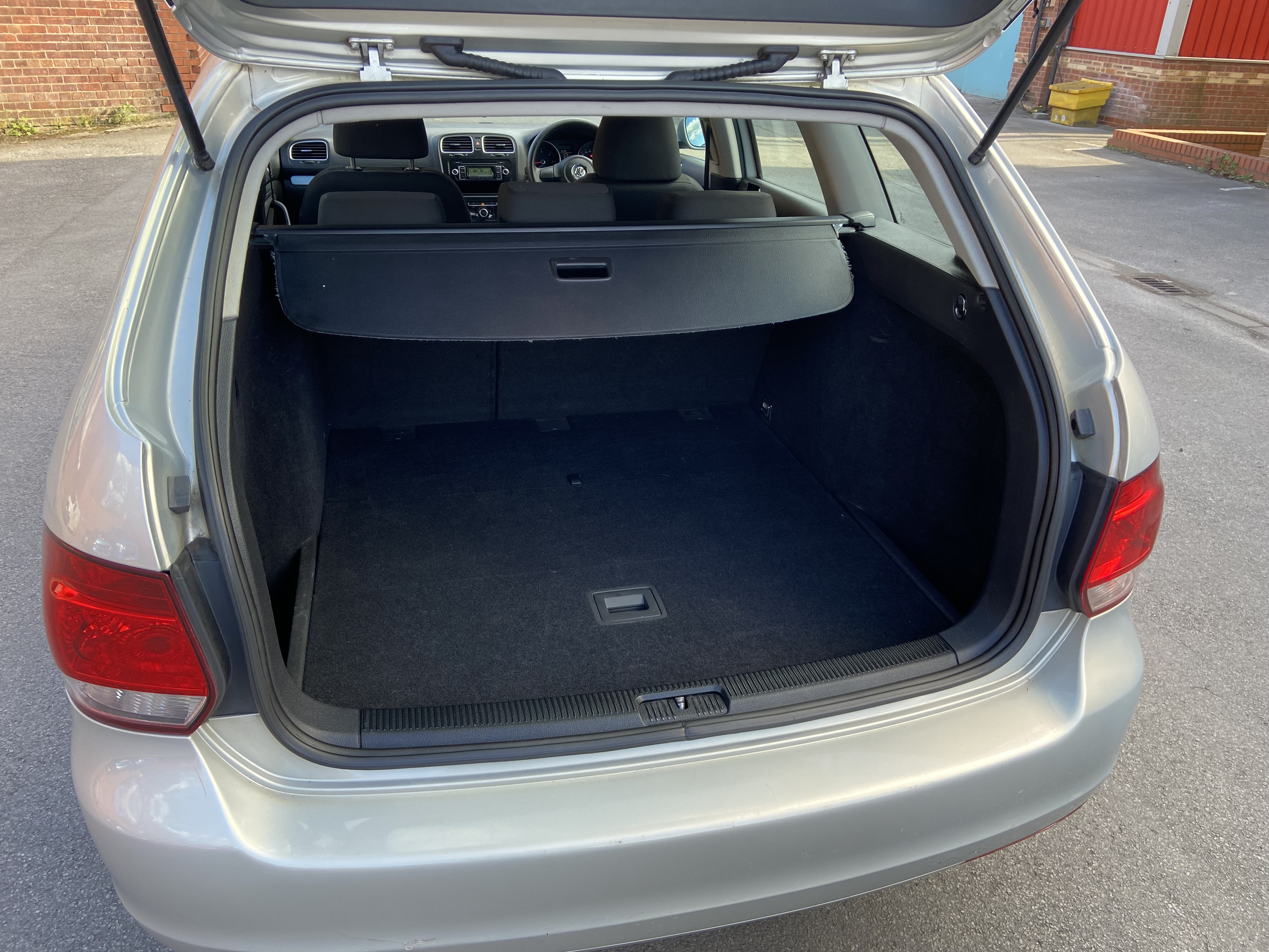 additional car image
