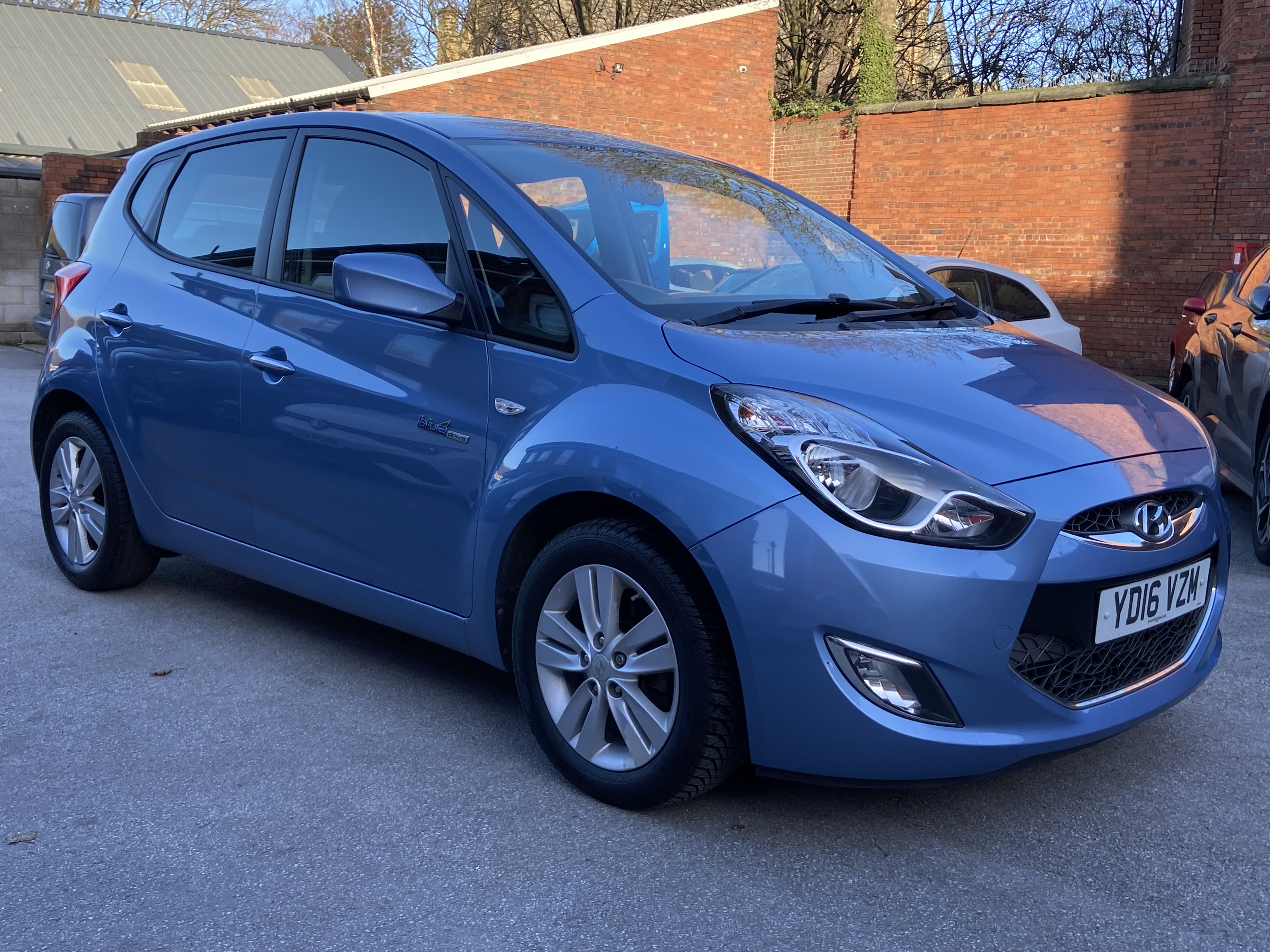 additional car image