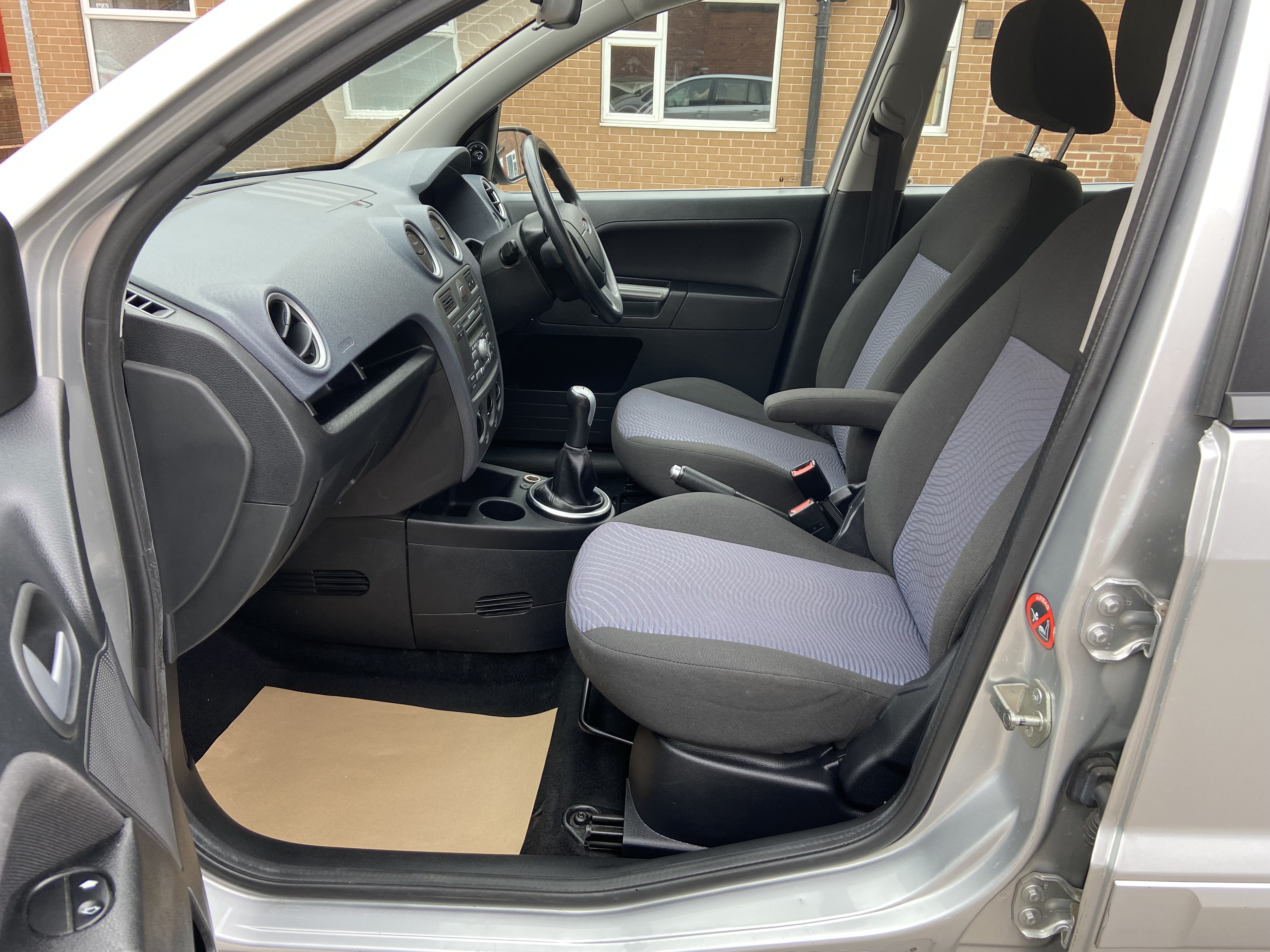 additional car image