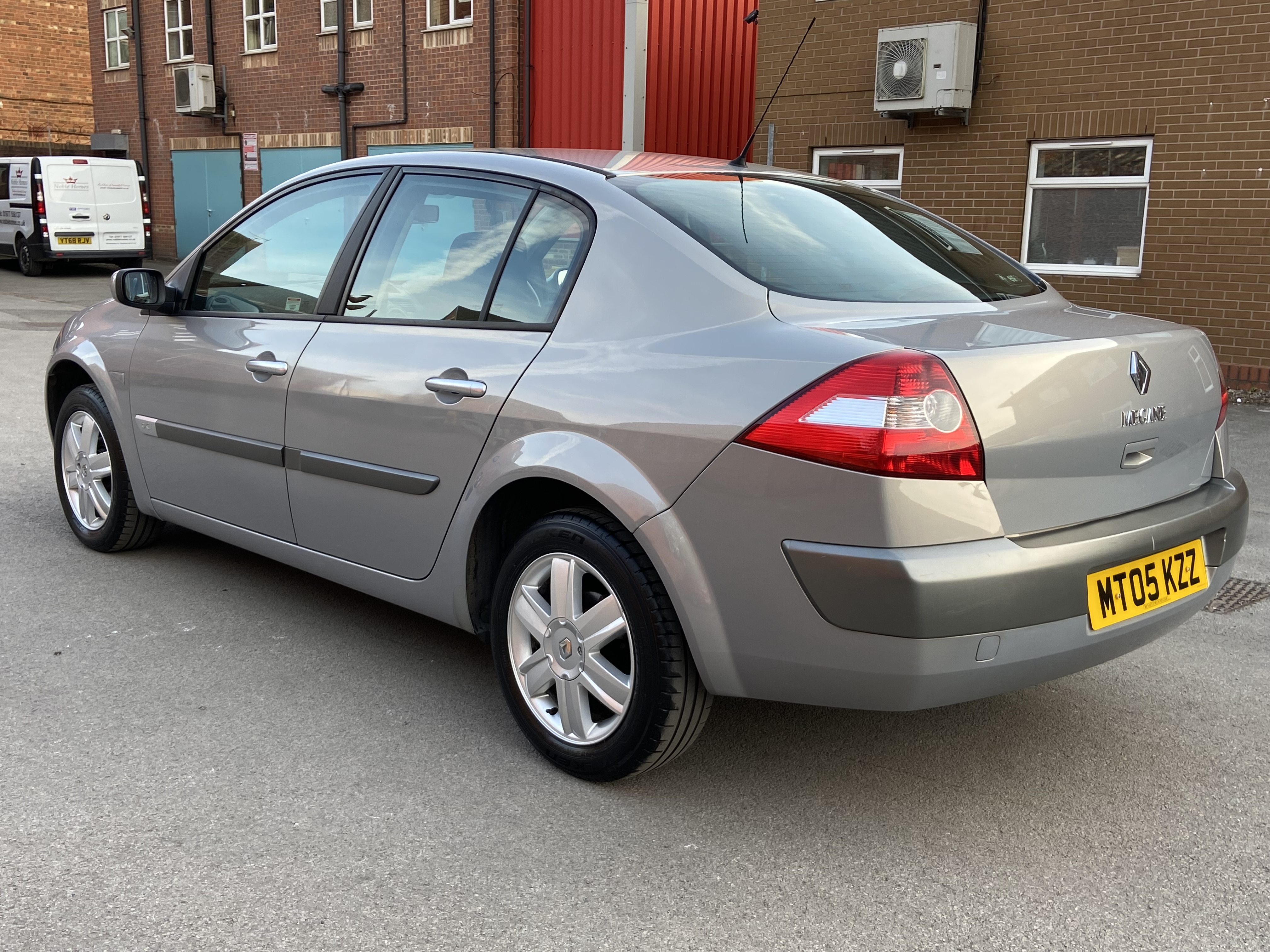 additional car image