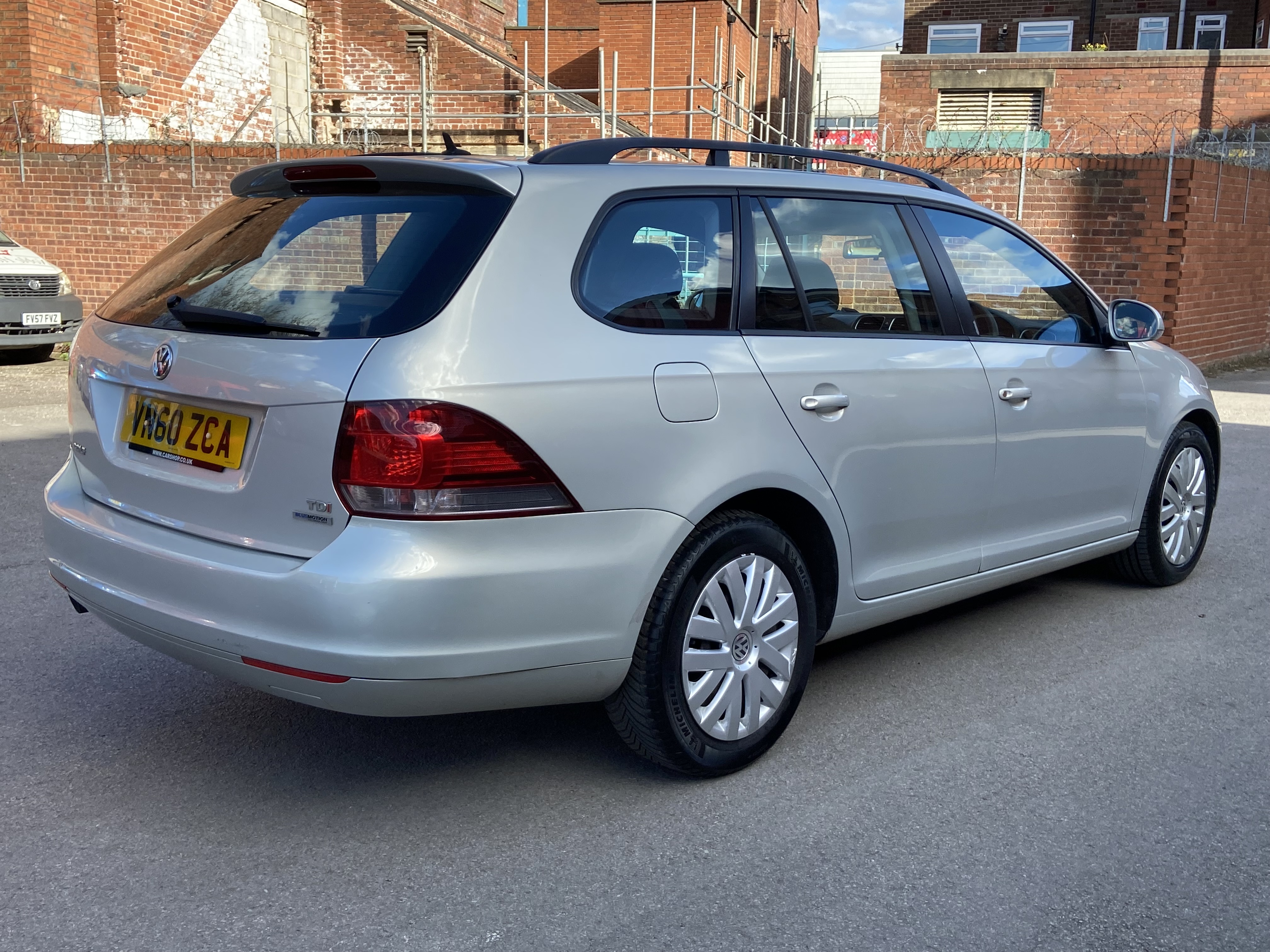 additional car image