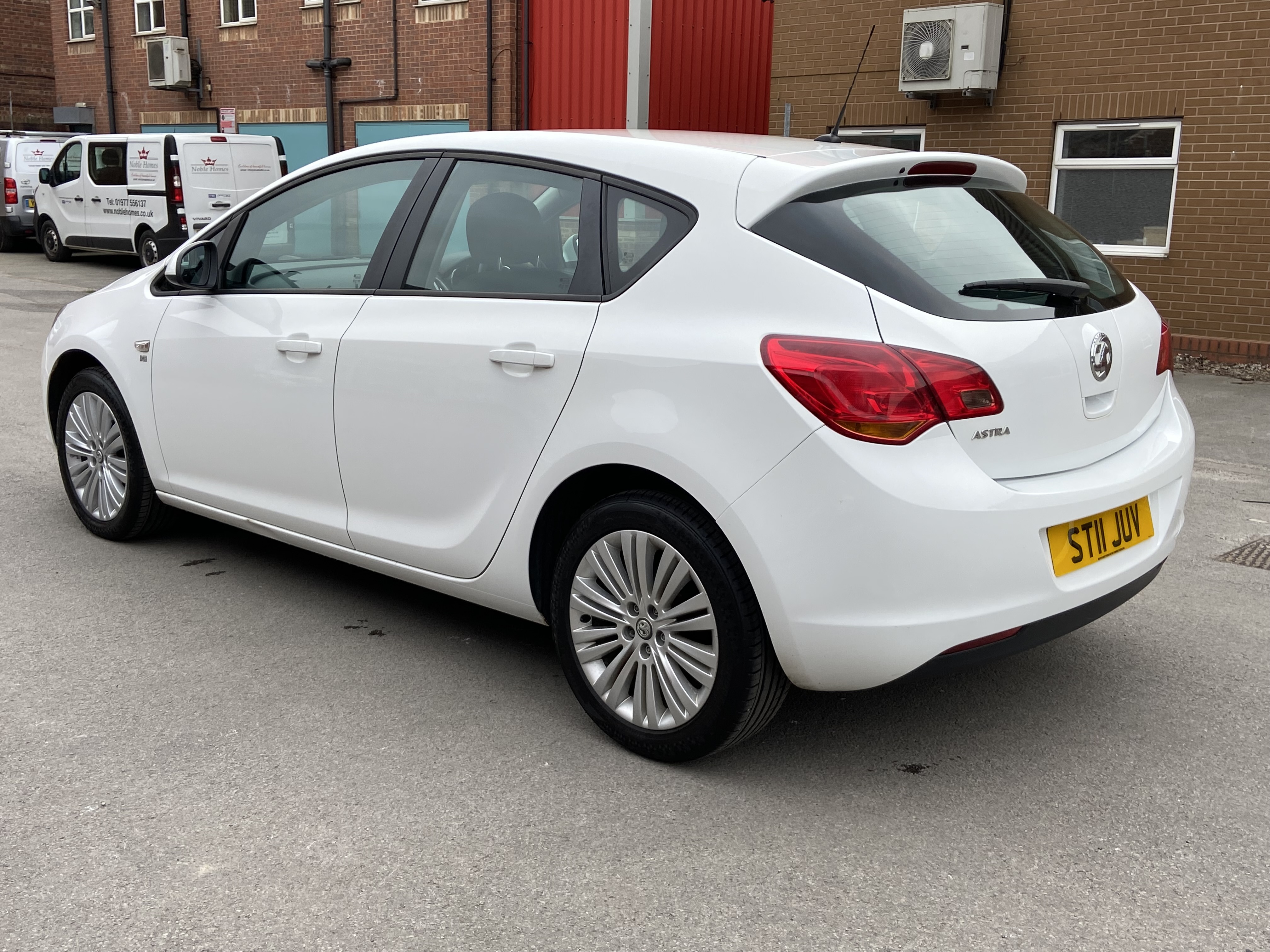 additional car image