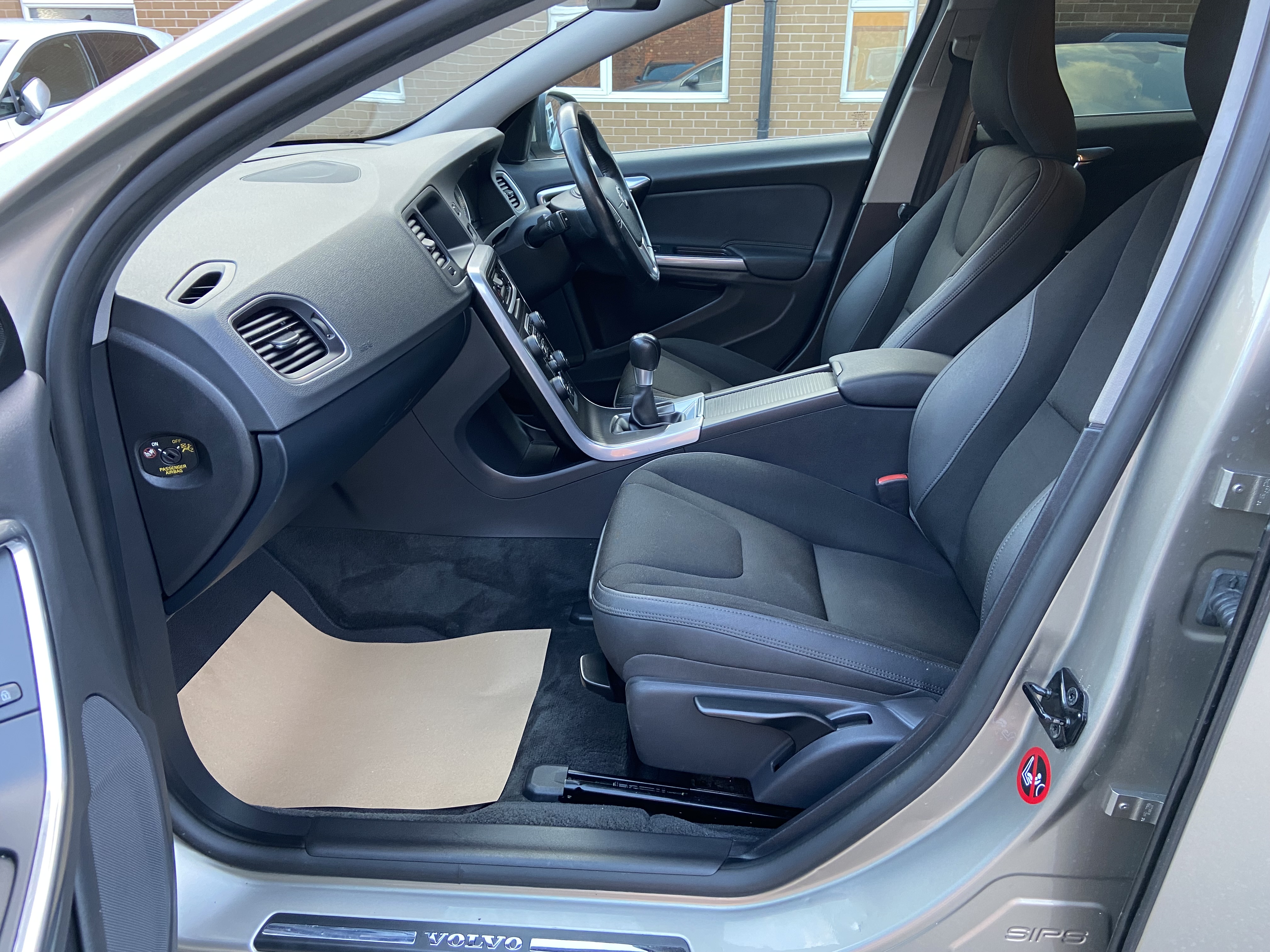 additional car image