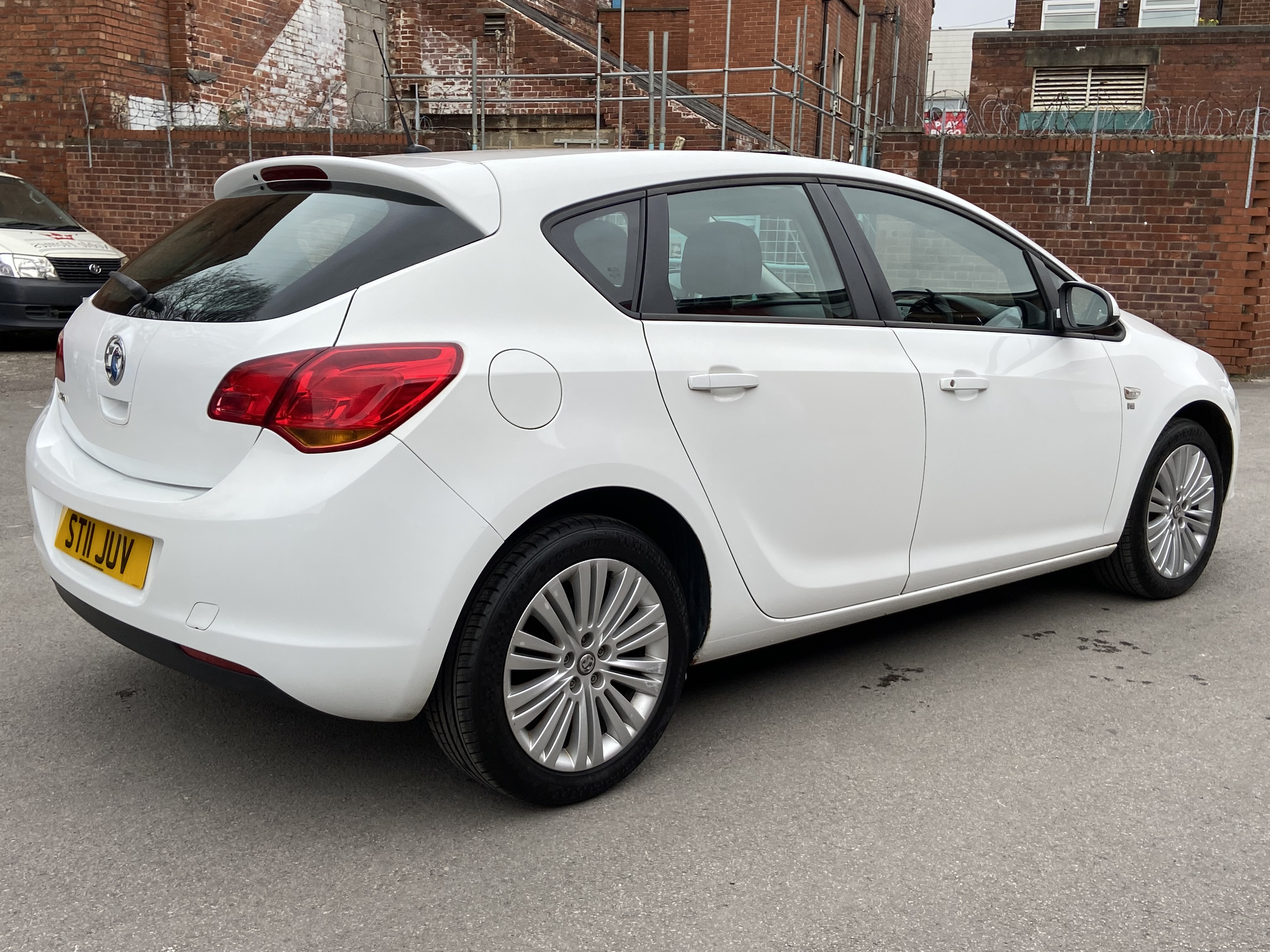 additional car image