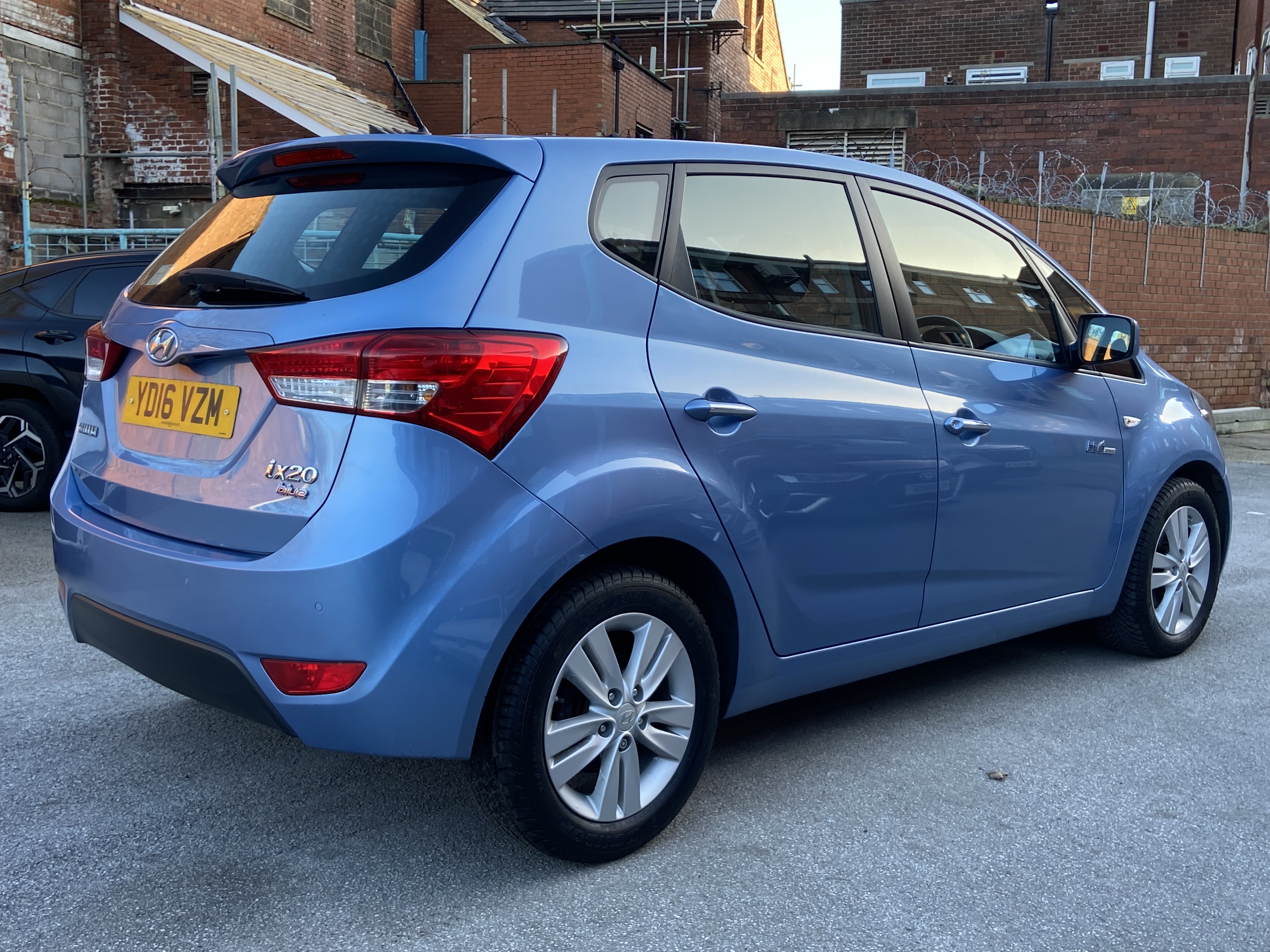 additional car image